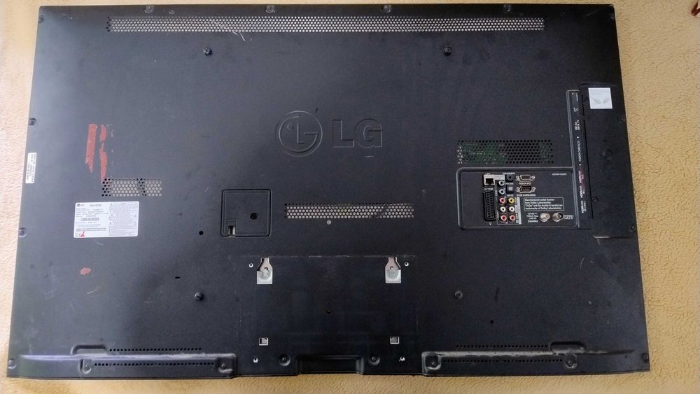 Телевізор LG 42LV375S робочий, без дефектів, підставка, пульт