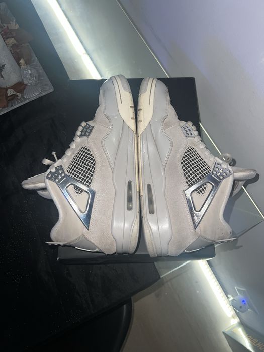 Jordan 4 frozen moments