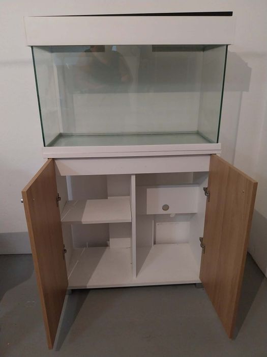 Movel para aquário e aquário