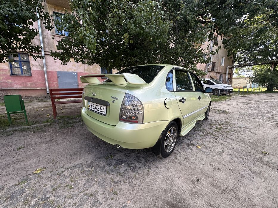 Продам Ваз Lada Kalina 1.6