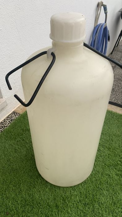Jarricã antigo em plástico