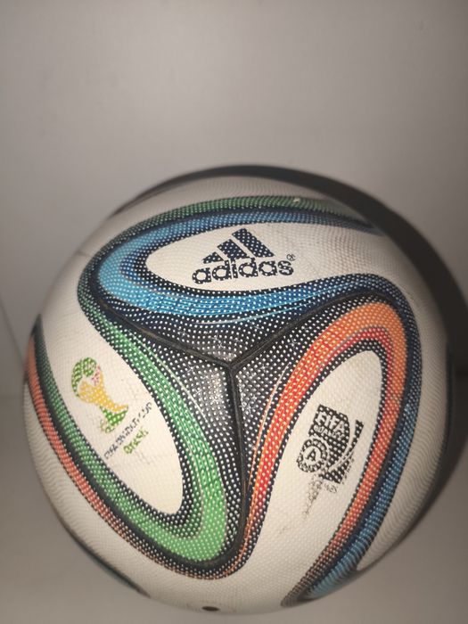 Piłka Adidas Brazuca Meczowa