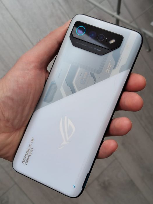 Smartfon telefon ASUS Rog Phone 7 12/256gb 165hz 6000 65W Rgb white