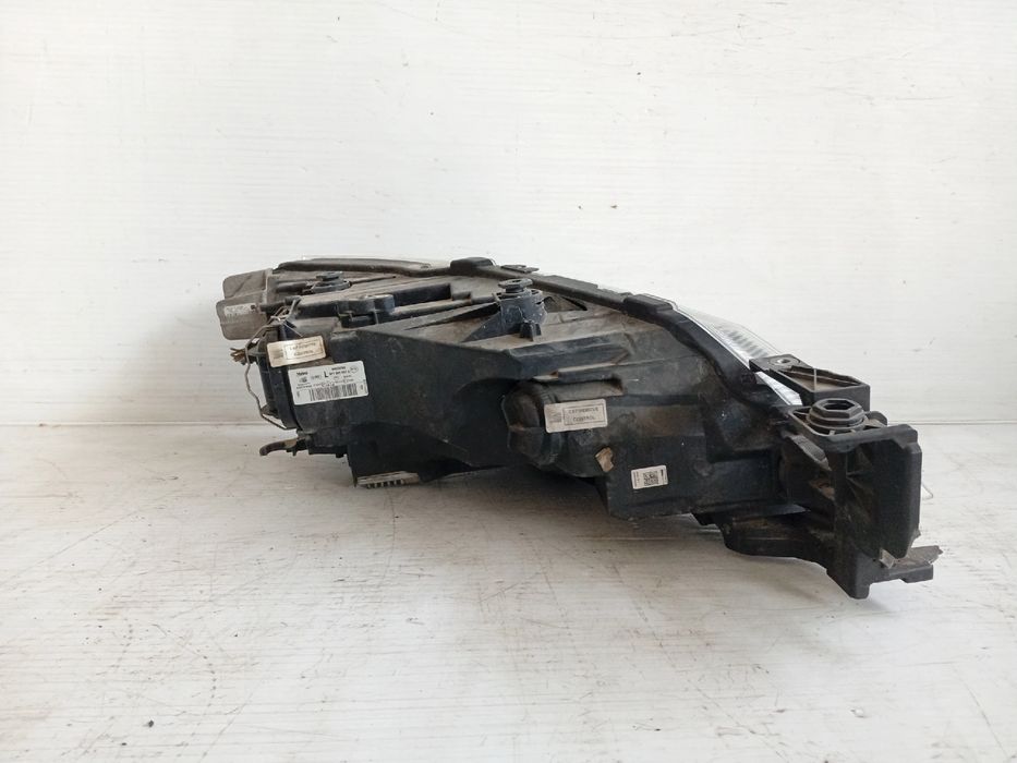 Ótica / farol esquerda SEAT Leon (5F1)
