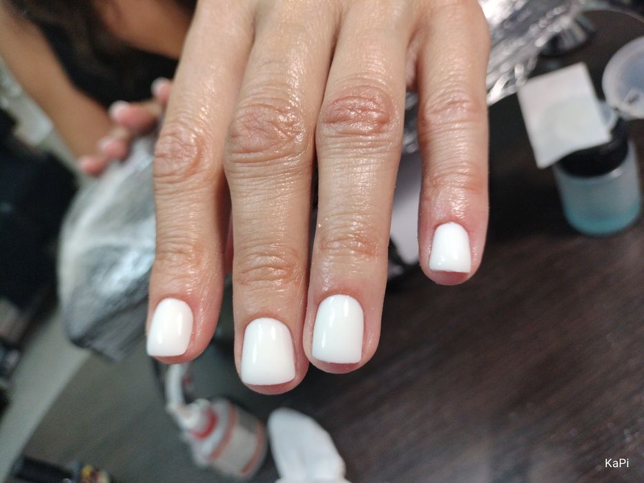 Манікюр та педікюр  соломянка  метро Вокзальна Георгія Кірпи 2 А