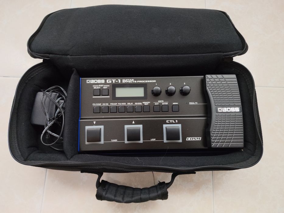 Pedaleira para guitarra Boss gt1