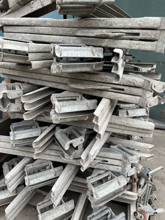 Продам триноги європа та крашені