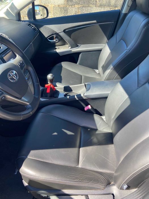Toyota Avencis com Poucos km foto 2