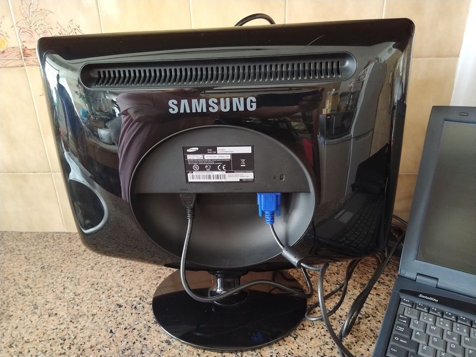 Monitor para computador PC portátil casa quarto apartamento vivenda.