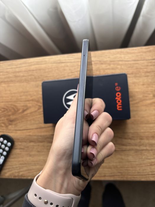 Продам телефон moto e13 2/64