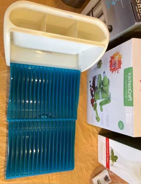conjunto de utensílios de cozinha, artigo de excelente qualidade - novo -  c/ 50% de desconto