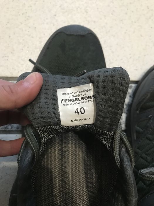 Продам трекінгове взутия