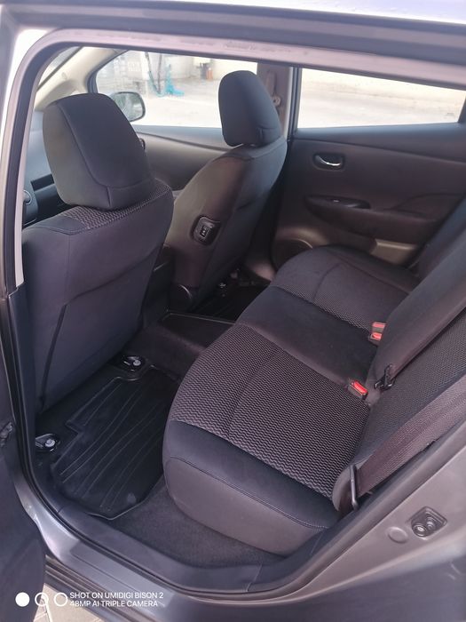 Продам nissan leaf