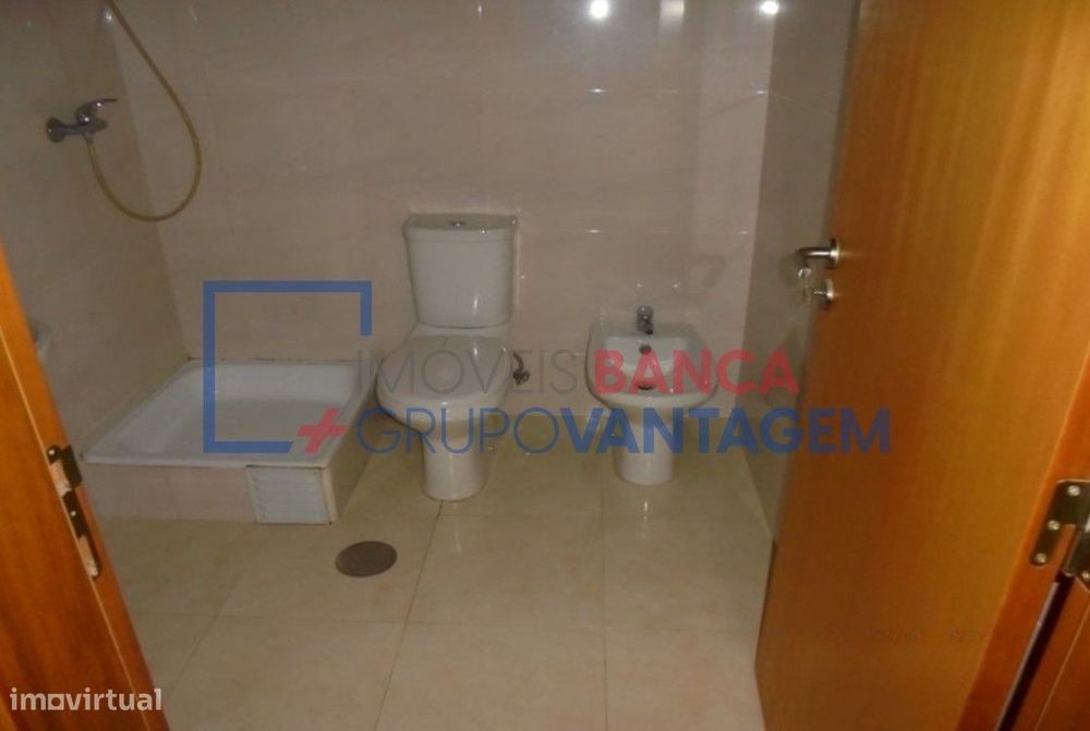 Apartamento T2 com varanda em Canelas, V.N.Gaia