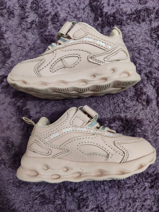 Дитячі кросівки для дівчинки