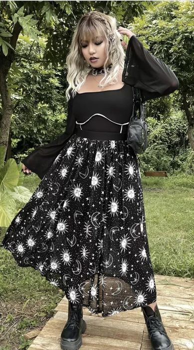Чорно-біла міді спідниця в готичному стилі принт сонце і місяць