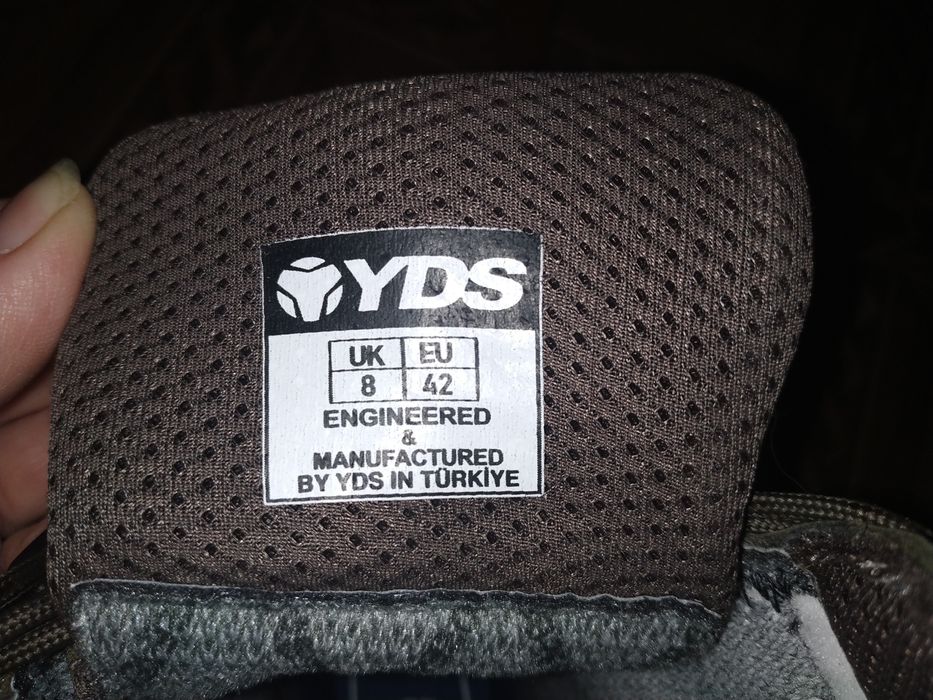 Продам новые профполусапоги (берцы)