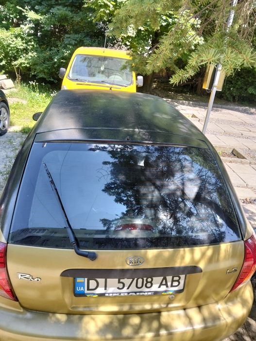 Кіа Ріо 1 покоління