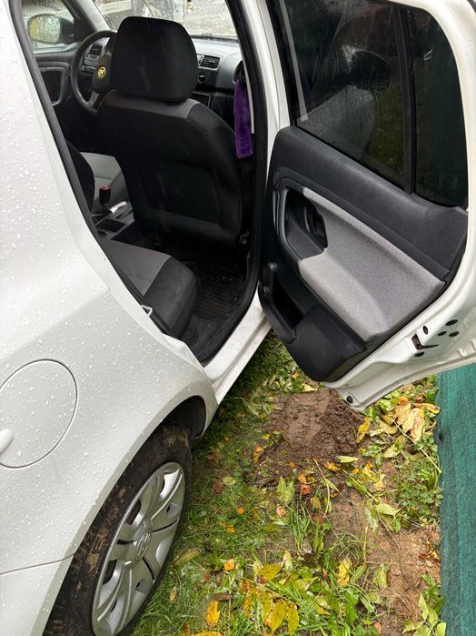 Skoda Fabia uszkodzony przód