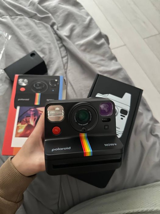 Продам фотоаппарат Polaroid Now+