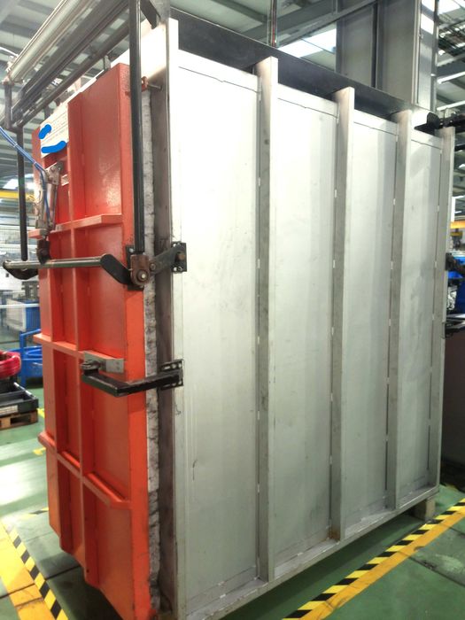 Estufa de secagem eléctrica 1,6m3  - 300ºC.