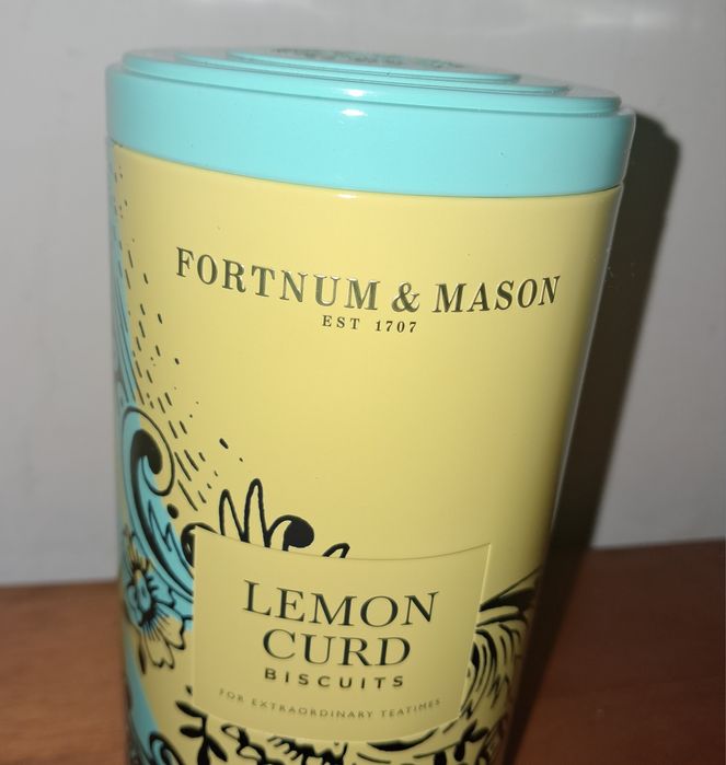 Latas decorativas ou para colecção