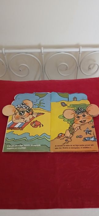 Topo Gigio na praia, antigo