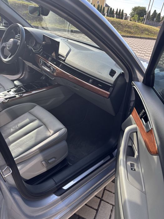 Audi a 4 B 9  2020 року