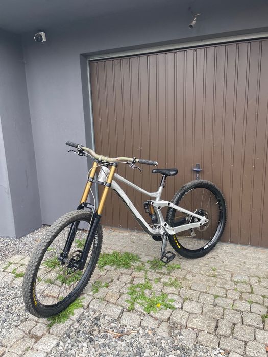 Rower zjazdowy DH zjazdowka  Scott gambler fox 49 kashima grip2hope v4