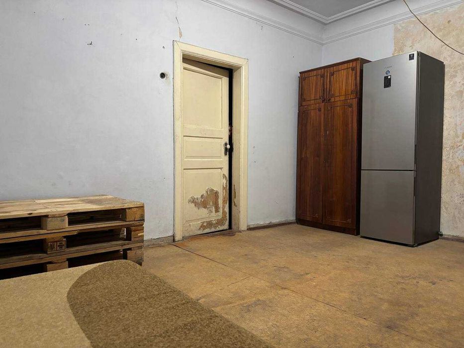 Продається 2 кімнатна квартира р -н Черьомушки без ремонта