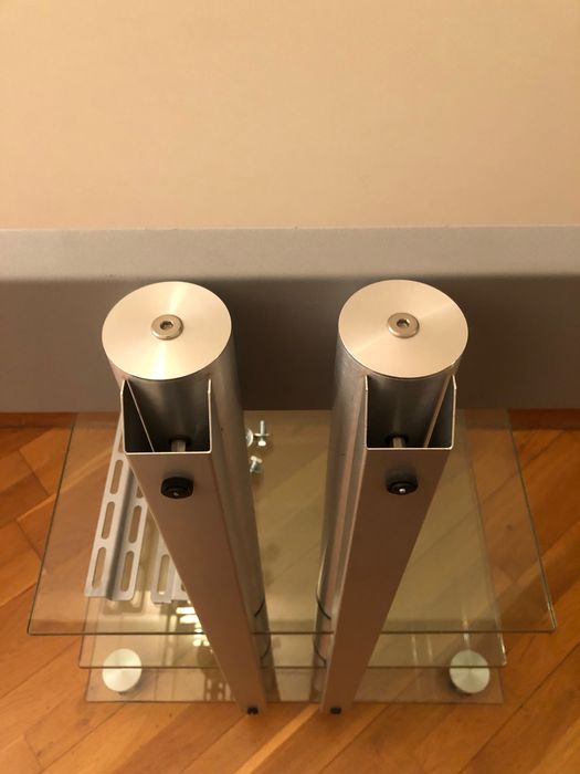 Móvel para TV em vidro transparente temperado