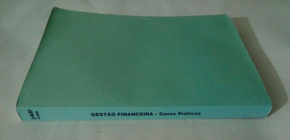 Lote livros técnicos da área de Economia, Contabilidade e Fiscalidade