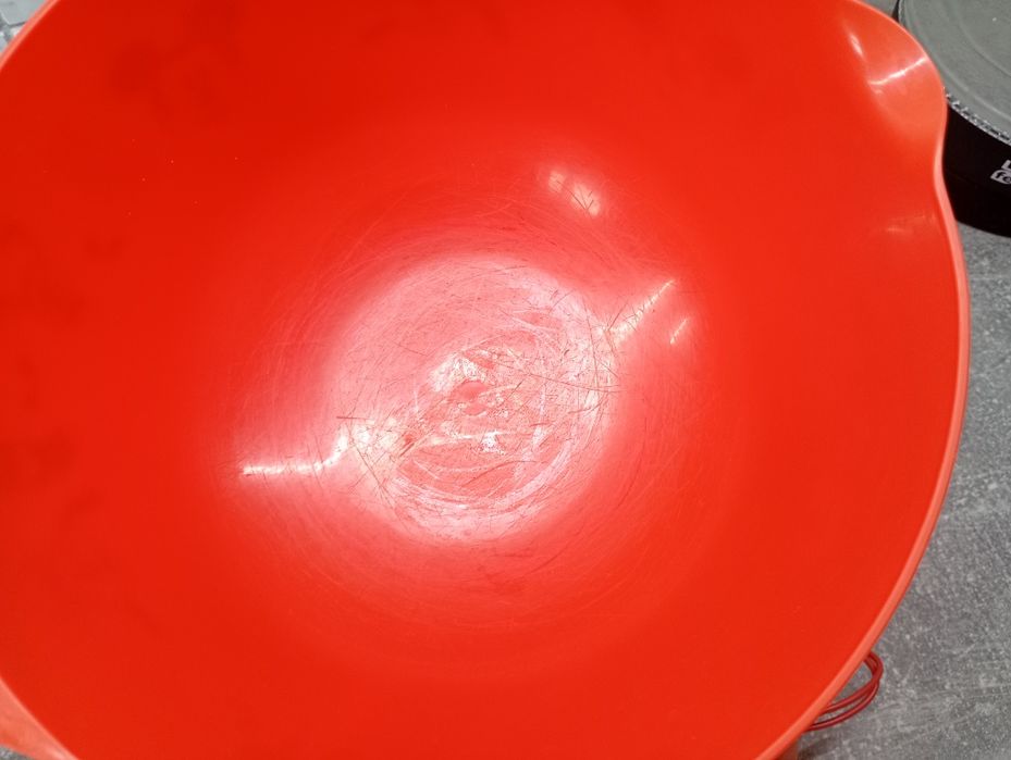 Zestaw 2 miski plastikowe i trzepaczka dla dzieci