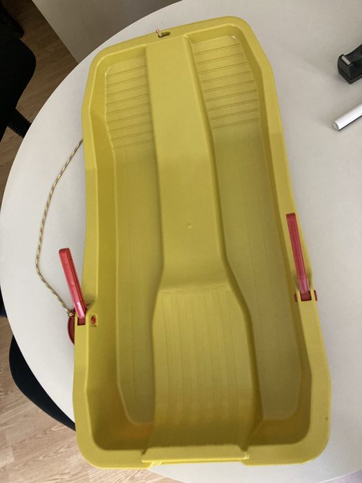 Ternó de neve amarelo