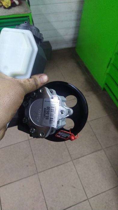 Гідропідсилювач керма на Opel Vectra B