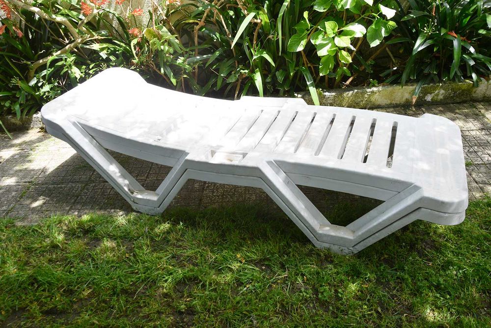Espreguiçadeira Branca