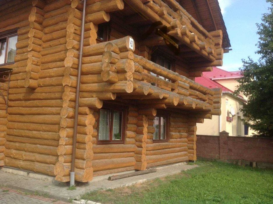 Великий дерев’яний будинок у самому серці Східниці   Гори Карпати
