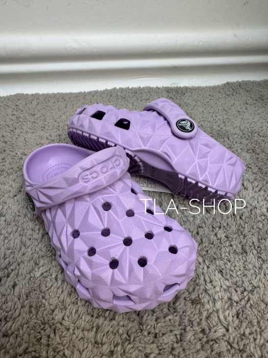 Crocs Classic Geometric Kids Clog дитячі крокси на дівчинку