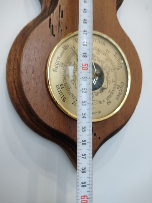 Барометр, гигрометр на дереве. Есть гектопаскали. Германия.