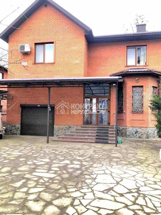 Продам будинок котедж 307 м2, з бомбосховищем, м. Студентська