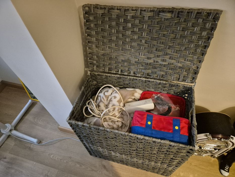 Cesto com tampa cinzento 110l