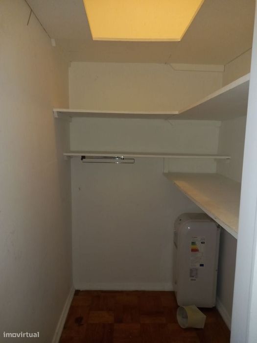 Apartamento T2 junto à Av. de Roma