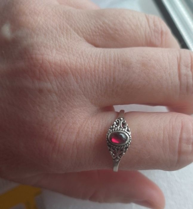 pierścionek srebrny z granatem, srebro 925 granat naturalny