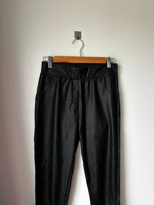 Legginsy czarne śliskie do kozaków z wysokim stanem M-L