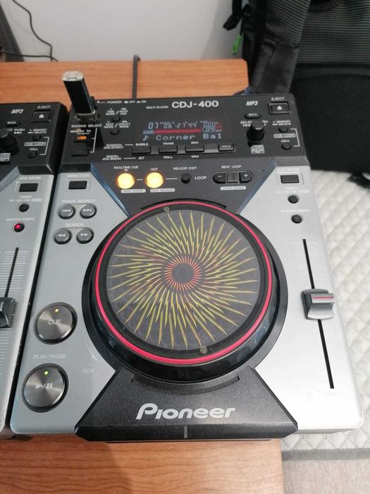 Pioneer CDJ 400 - Um a 100% outro para peças ou reparação