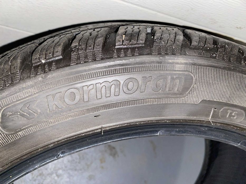 Opony zimowe Kormoran Snow 235/45R 18 98 V XL