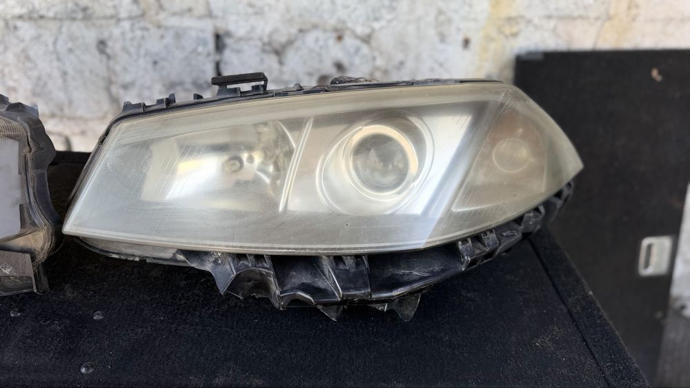 Фара ліва права Renault Megane 2 ксенон 2003-2006 рік дорестайлінг