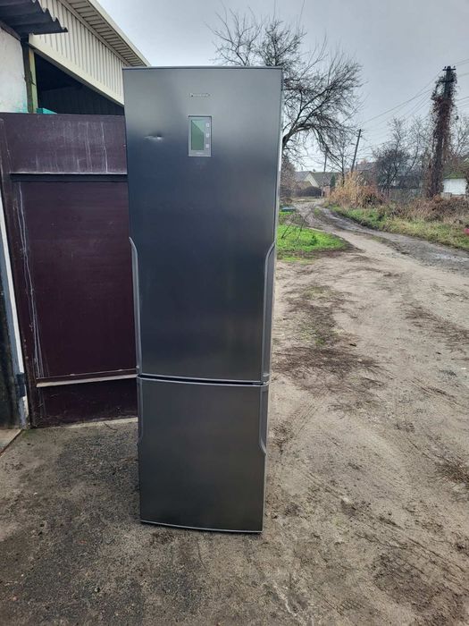 Продам холодильник Панасонік но фрост.