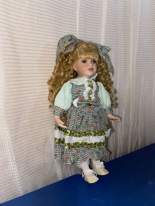 Bonecas de porcelanas