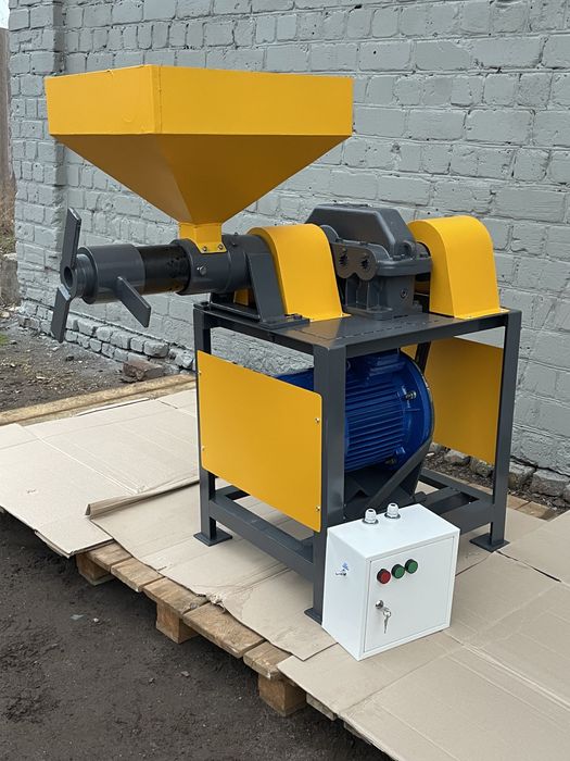 Маслопресс МП-100. Маслопрес шнековый, холодного отжима. Олійниця.